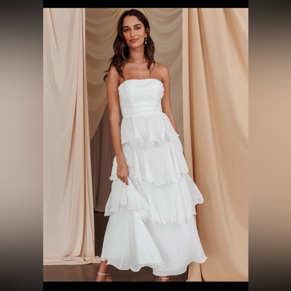 Klesis Dresses & Skirts - Elegant White Strapless Dress